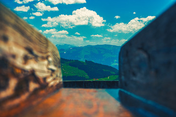 Wasserlauf Ausgang mit Sicht auf die tiroler Alpen in Österreich