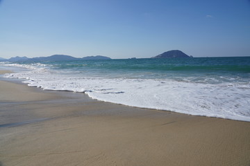 Fototapeta na wymiar 海と空と波の風景（福岡志賀島）