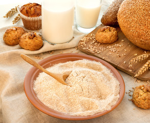 Whole grain flour of spelta in a plate.