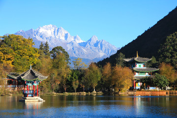 Fototapeta na wymiar Jade Spring Park (Black Dragon Pool Park) in Lijiang, Yunnan Province, China