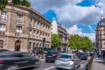 Obraz na płótnie Canvas Paris Sunny Day Traffic