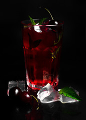 Set of coctails with ice, fruit and pepermint