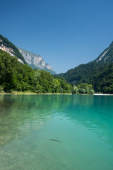 Fototapeta na wymiar Der türkisblaue Tennosee oberhalb des Gardasees in Italien