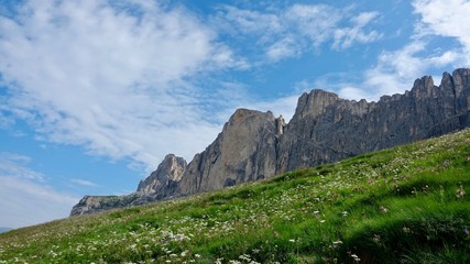 Wandern im Rosengarten Gebirge in den Dolomiten