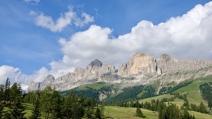 Wandern im Rosengarten Gebirge in den Dolomiten