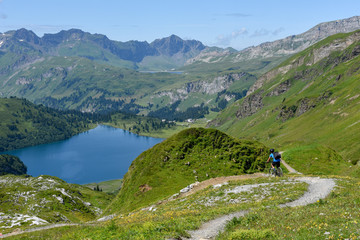 Fototapeta na wymiar Lake Engstlensee over Engelberg on the Swiss alps