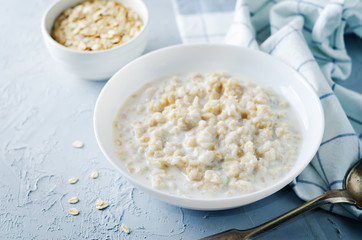 Oatmeal porridge with oats
