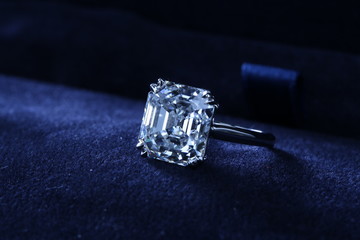 Asscher Cut Diamond Angle 4