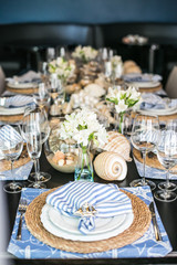 Table set sea decoration with large shells