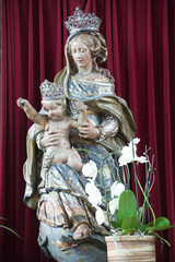 Fototapeta premium St. Johannes der Täufer Kirche - Skulptur Maria und Jesus