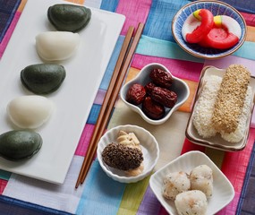 한국의 전통음식 한과, 송편, 모듬한과, 대추, 깨강정, 사탕