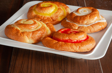 bread roll of fruit jelly