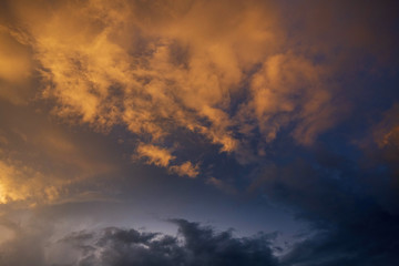 Fototapeta na wymiar the sunset sky before the rain,filmed on an August evening