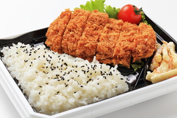 とんかつ弁当