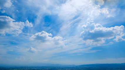 【写真素材】 青空　空　雲　夏の空　背景　背景素材　8月　コピースペース　