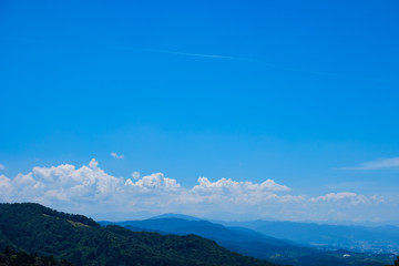 Fototapeta na wymiar 【写真素材】 青空　空　雲　夏の空　背景　背景素材　8月　コピースペース　