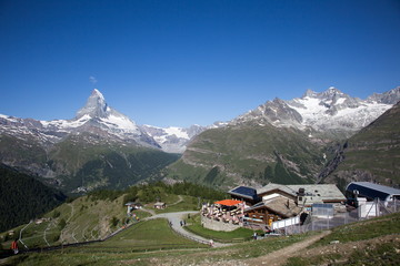 Matterhorn wandern mit Walliser Schwarzhalsziegen - 284271454