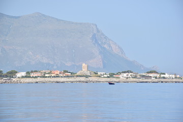 torre difensiva di forma circolare nel comune di Isola delle femmine, Palermo, Sicilia. La...