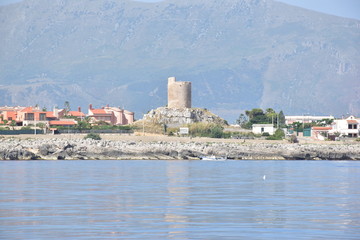 torre difensiva di forma circolare nel comune di Isola delle femmine, Palermo, Sicilia. La...