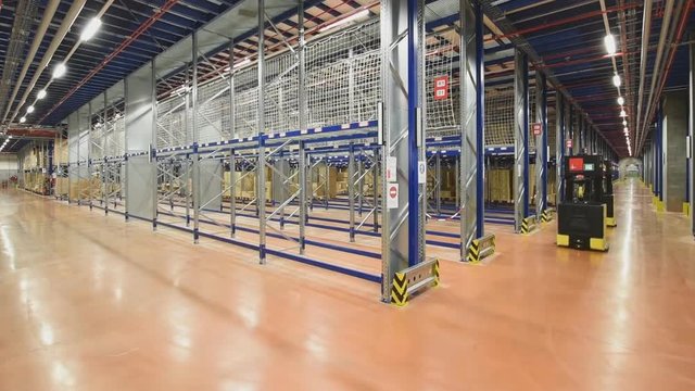 unmanned machines in the food warehouse (time-lapse)