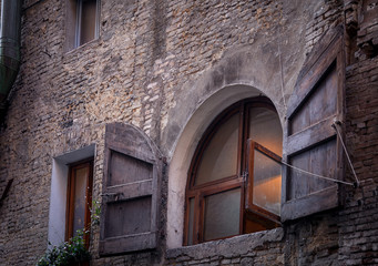 Fototapeta na wymiar Streets of the old European city, Siena, Italy.