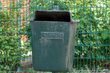 gr&uuml;ner m&uuml;lleimer