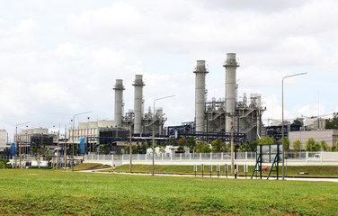 Refinery oil plant