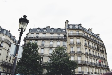 Fototapeta na wymiar old building in paris