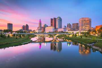 Fototapeta na wymiar Columbus, Ohio, USA skyline on the river