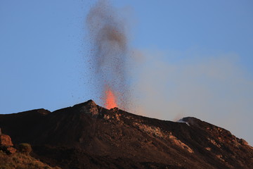 explosion volcanique