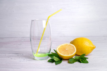 glass of orange juice with lemon