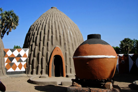 Cameroon, Pouss. Traditional obus shaped houses in northern Cameroon, in the village of Pouss 