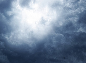  dark sky before a thunderstorm