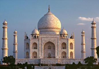 Fototapeta na wymiar Asia, India, Agra. Dawn is a magical time at the Taj Mahal, a World Heritage Site, in Agra, India.