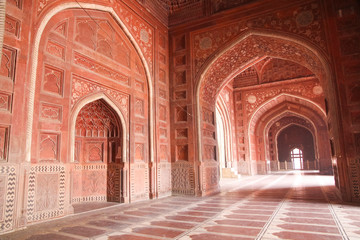 India, Uttar Pradesh, Agra, UNESCO World Heritage Site. The Mosque on the grounds of the Taj Mahal.