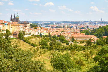 Fototapeta na wymiar Prag ist die Hauptstadt und zugleich bevölkerungsreichste Stadt der Tschechischen Republik.