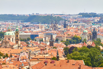 Obraz premium Prag ist die Hauptstadt und zugleich bevölkerungsreichste Stadt der Tschechischen Republik.