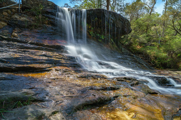 Fototapeta na wymiar waterfall on weeping rock walking track, blue mountains national park, australia 8