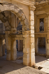 Fototapeta premium Turkey, Ephesus. The library of Ephesus (Celsius) was built in 117 A.D. The statues symbolize wisdom (Sophia), knowledge (Episteme), intelligence (Ennoia) and valor (Arete) .