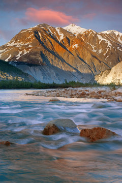 Canada, British Columbia, Alsek River Valley. 