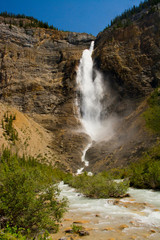 Obraz premium Takkakaw Falls and River, Yoho National Park, British Columbia, Canada