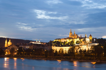 Obraz na płótnie Canvas CZECH REPUBLIC, Prague. Prague Castle at Dusk. 