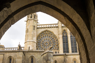 Obraz premium France, Languedoc-Roussillon, ancient fortified city of Carcassonne, UNESCO World Heritage Site. Basilica of Saints Nazarius and Celsus.