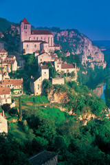 France, Lappopie, town above River Saint-Cirq Lapopie