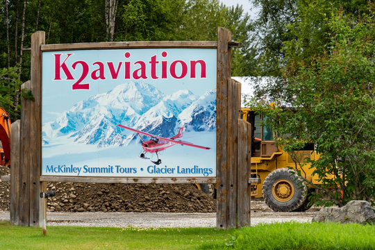 AUGUST 9 2018 - TALKEETNA, ALASKA: K2 Aviation, A Flightseeing And Glacier Landing Tourist Bush Plane Service.