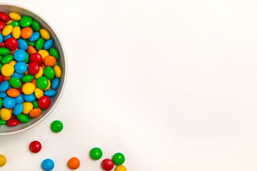 Obraz premium Bowl with bright sweet candies