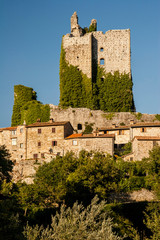Fototapeta premium Old castle ruins. Tuscany, Italy.