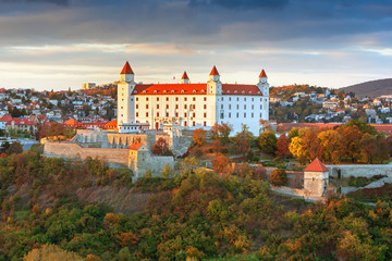 Obraz premium Bratislava castle over Danube river after sunset in the Bratislava old town, Slovakia