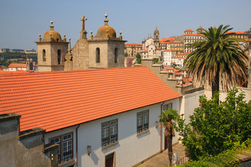 Fototapeta na wymiar Looking toward the Douro River from the hilltop cathedral in the Ribeira section of Oporto.