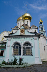 Fototapeta na wymiar Russia, Golden Ring (aka Zolotoe Koltso), Sergiyev Posad (aka Sergiev), formerly Zagorsk. Trinity Monastery of St. Sergius. Cathedral of the Holy Trinity (1422) & church of St. Nicon (1548)